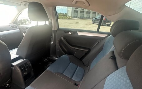 Volkswagen Jetta VI, 2013 год, 830 000 рублей, 13 фотография