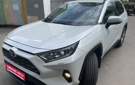 Toyota RAV4, 2022 год, 4 250 000 рублей, 1 фотография