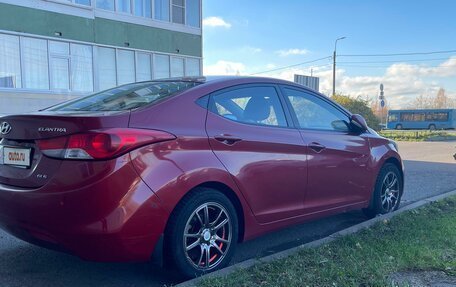 Hyundai Elantra V, 2012 год, 800 000 рублей, 2 фотография