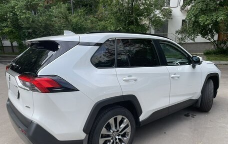 Toyota RAV4, 2022 год, 4 250 000 рублей, 2 фотография