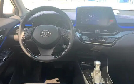 Toyota C-HR I рестайлинг, 2021 год, 1 800 025 рублей, 4 фотография