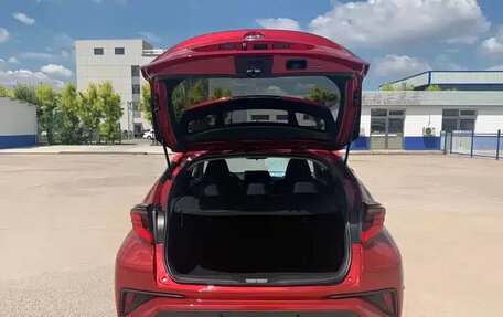 Toyota C-HR I рестайлинг, 2021 год, 1 800 025 рублей, 19 фотография