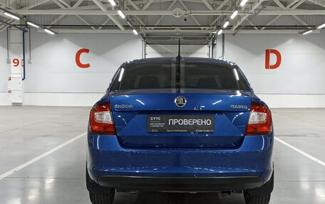 Skoda Rapid I, 2018 год, 900 000 рублей, 6 фотография