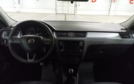 Skoda Rapid I, 2018 год, 900 000 рублей, 14 фотография
