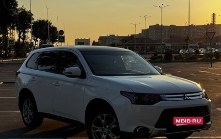 Mitsubishi Outlander III рестайлинг 3, 2014 год, 1 680 000 рублей, 4 фотография