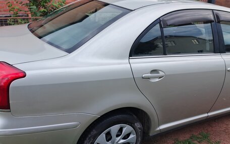 Toyota Avensis III рестайлинг, 2005 год, 630 000 рублей, 5 фотография