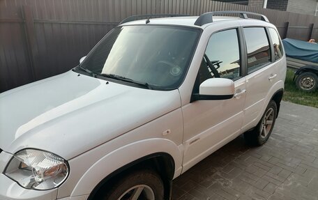 Chevrolet Niva I рестайлинг, 2016 год, 670 000 рублей, 2 фотография