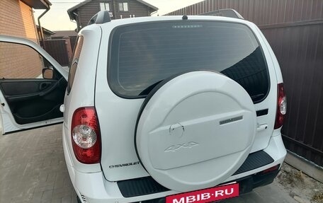 Chevrolet Niva I рестайлинг, 2016 год, 670 000 рублей, 4 фотография
