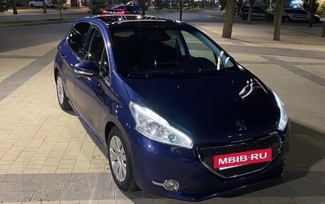 Peugeot 208 II, 2012 год, 900 000 рублей, 6 фотография