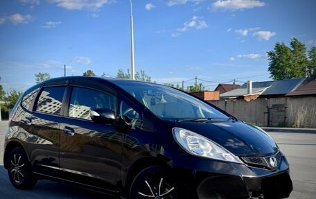 Honda Fit III, 2013 год, 785 000 рублей, 2 фотография