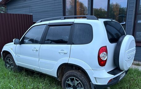 Chevrolet Niva I рестайлинг, 2011 год, 600 000 рублей, 3 фотография