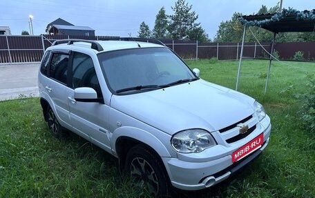 Chevrolet Niva I рестайлинг, 2011 год, 600 000 рублей, 4 фотография