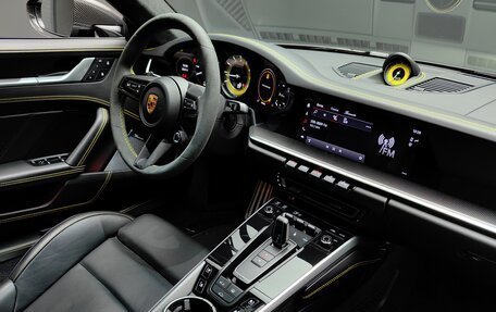 Porsche 911, 2021 год, 34 000 000 рублей, 26 фотография