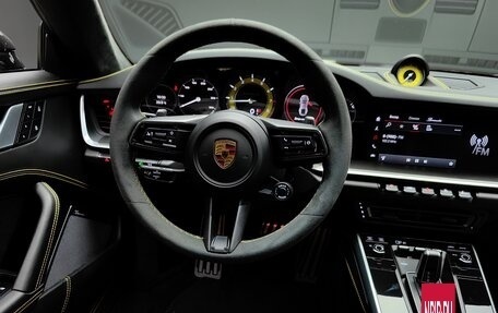 Porsche 911, 2021 год, 34 000 000 рублей, 28 фотография