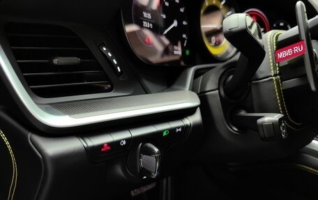 Porsche 911, 2021 год, 34 000 000 рублей, 33 фотография