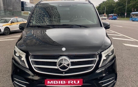 Mercedes-Benz V-Класс, 2017 год, 4 600 000 рублей, 2 фотография