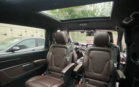 Mercedes-Benz V-Класс, 2017 год, 4 600 000 рублей, 15 фотография