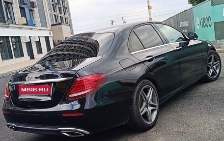 Mercedes-Benz E-Класс, 2017 год, 2 400 000 рублей, 4 фотография