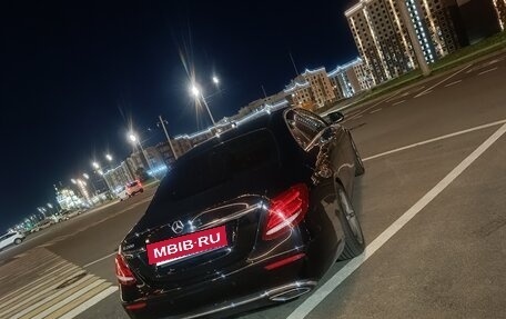 Mercedes-Benz E-Класс, 2017 год, 2 400 000 рублей, 13 фотография