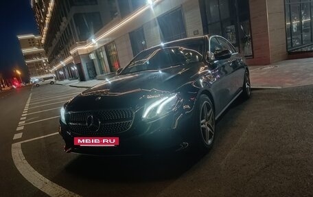Mercedes-Benz E-Класс, 2017 год, 2 400 000 рублей, 11 фотография