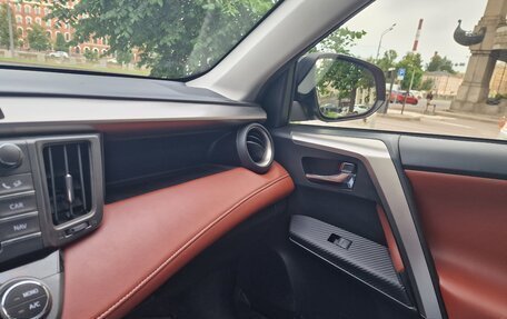 Toyota RAV4, 2015 год, 2 700 000 рублей, 11 фотография