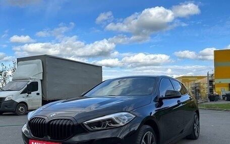 BMW 1 серия, 2020 год, 2 500 000 рублей, 1 фотография