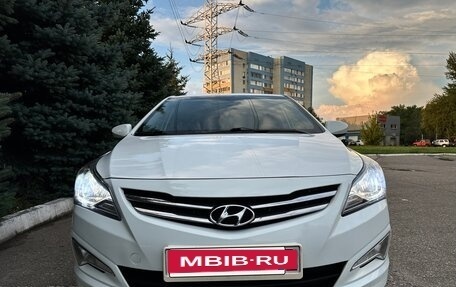Hyundai Solaris II рестайлинг, 2016 год, 1 045 000 рублей, 5 фотография