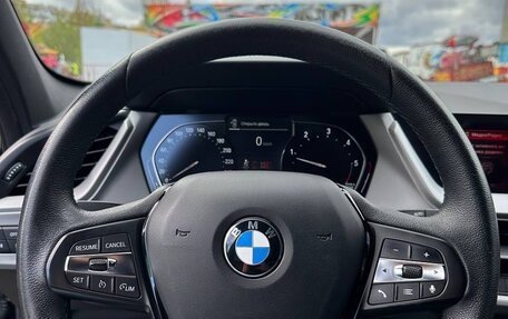 BMW 1 серия, 2020 год, 2 500 000 рублей, 13 фотография