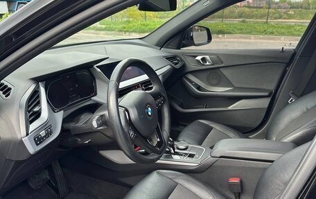 BMW 1 серия, 2020 год, 2 500 000 рублей, 16 фотография
