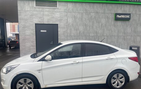 Hyundai Solaris II рестайлинг, 2015 год, 800 000 рублей, 2 фотография