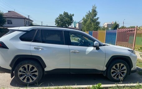 Toyota RAV4, 2020 год, 3 500 000 рублей, 5 фотография