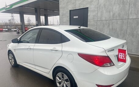 Hyundai Solaris II рестайлинг, 2015 год, 800 000 рублей, 5 фотография