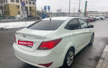 Hyundai Solaris II рестайлинг, 2015 год, 800 000 рублей, 4 фотография