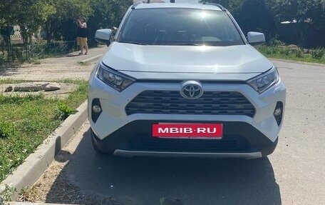 Toyota RAV4, 2020 год, 3 500 000 рублей, 2 фотография