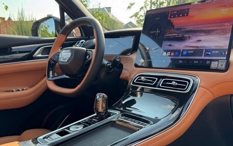 Geely Atlas, 2025 год, 2 500 000 рублей, 24 фотография