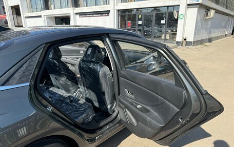 Hyundai Elantra, 2025 год, 1 999 000 рублей, 21 фотография