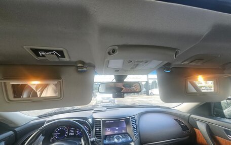 Infiniti QX70, 2014 год, 1 900 000 рублей, 17 фотография