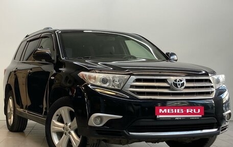 Toyota Highlander III, 2012 год, 1 850 000 рублей, 4 фотография
