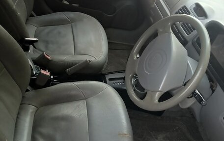 KIA Rio II, 2004 год, 210 000 рублей, 11 фотография