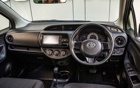 Toyota Vitz, 2019 год, 840 000 рублей, 6 фотография