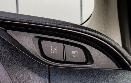 Toyota Vitz, 2019 год, 840 000 рублей, 14 фотография