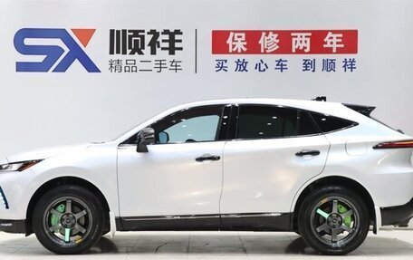 Toyota Venza, 2022 год, 2 300 000 рублей, 4 фотография