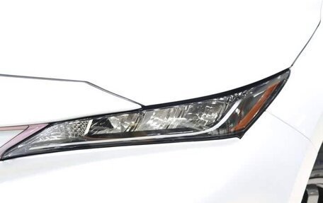Toyota Venza, 2022 год, 2 300 000 рублей, 8 фотография