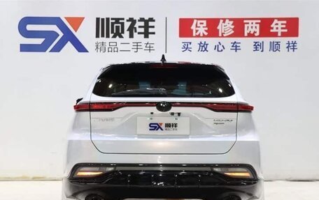 Toyota Venza, 2022 год, 2 300 000 рублей, 5 фотография