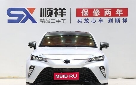 Toyota Venza, 2022 год, 2 300 000 рублей, 2 фотография