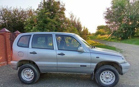 Chevrolet Niva I рестайлинг, 2005 год, 250 000 рублей, 3 фотография