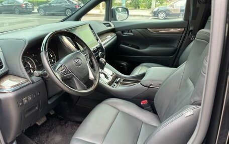 Toyota Alphard III, 2021 год, 5 300 000 рублей, 18 фотография