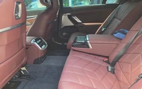 BMW 7 серия, 2024 год, 13 500 000 рублей, 10 фотография