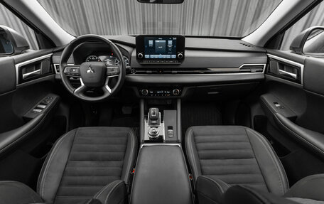 Mitsubishi Outlander, 2021 год, 3 200 000 рублей, 10 фотография