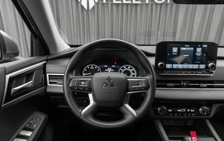 Mitsubishi Outlander, 2021 год, 3 200 000 рублей, 12 фотография